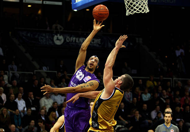 但在亚当斯 但在亚当斯