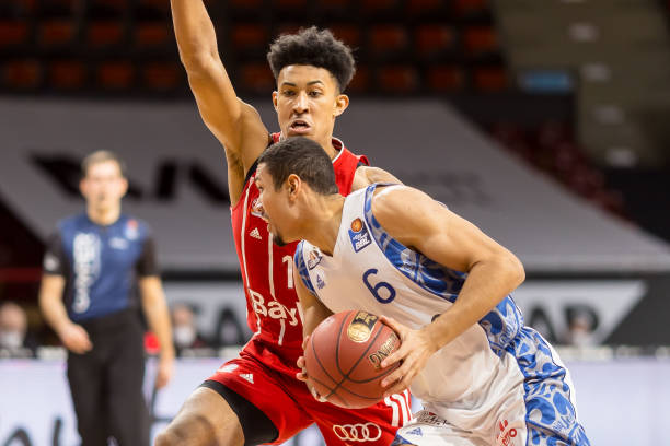 梦回2022！里沙利松几乎复刻世界杯时的倒钩破门