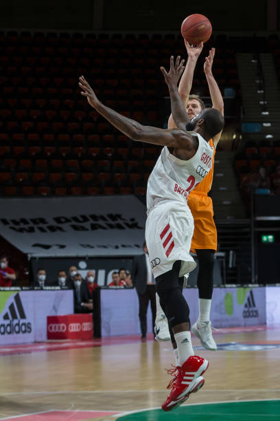 中超跑动榜：周定洋12635米蝉联榜首 前五名均超1.2万米