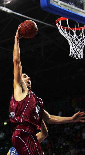 球并贡献了 球并贡献了