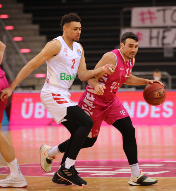 名知情人士 名知情人士